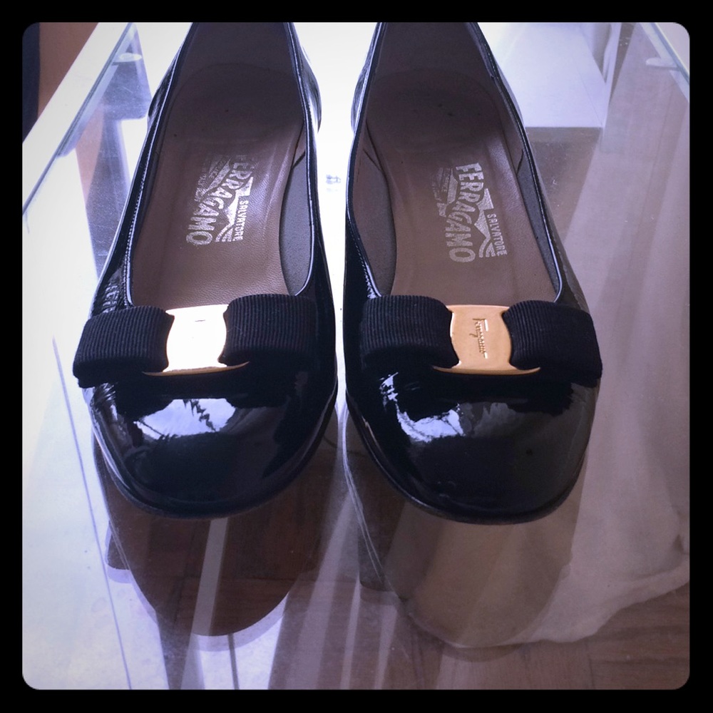 Salvatore Ferragamo Vara Pumps- Patent Black